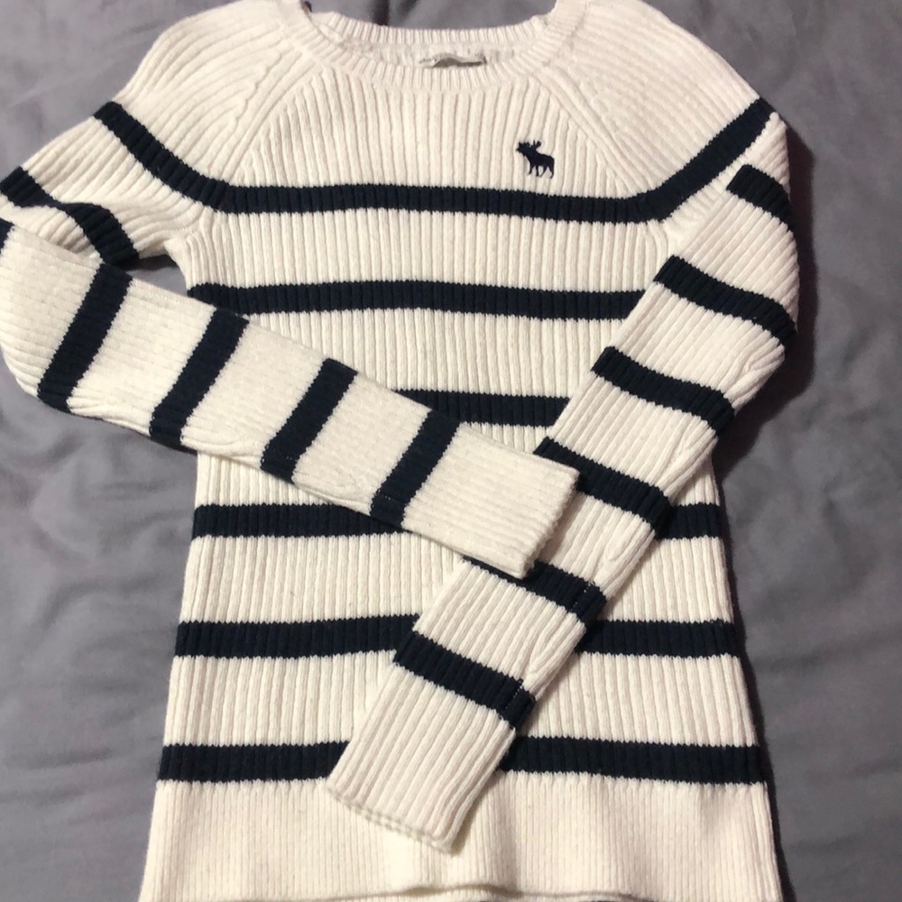 Abercrombie kids knit sweater
